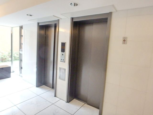 エントランス　★エレベータ★