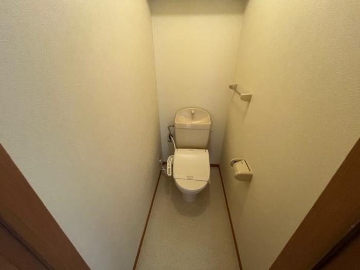 トイレ　温水洗浄暖房便座
