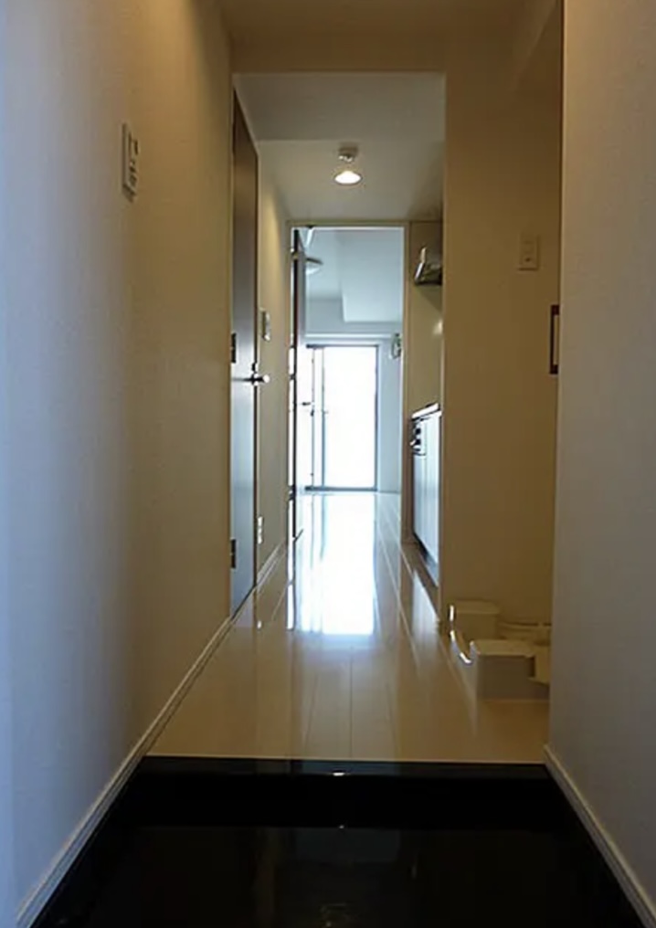 玄関　弊社は都内全域の物件をご紹介可能です！