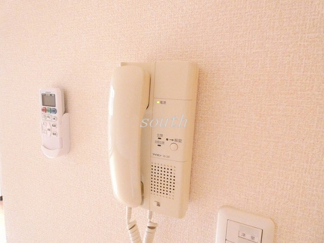 セキュリティ　安心の室内ドアホン付きです♪