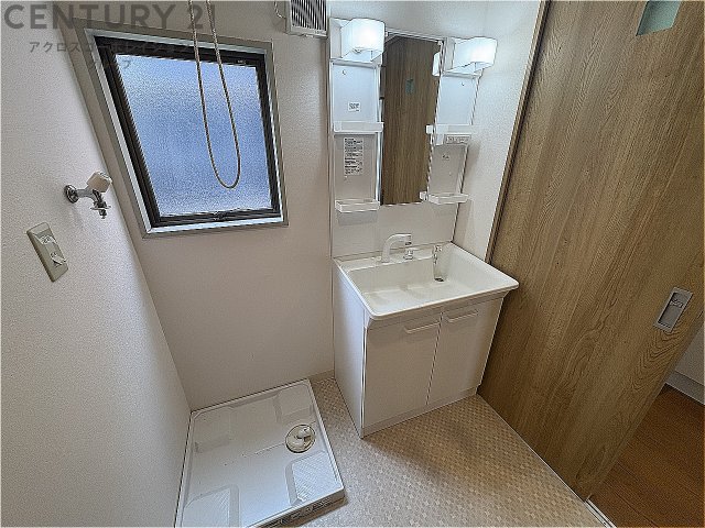 洗面設備　シャワー付き洗面化粧台付き☆