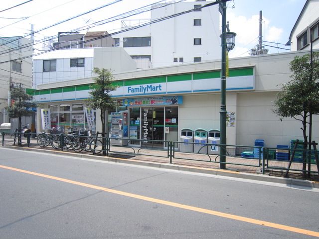 コンビニ　ファミリーマート（コンビニ）まで320m