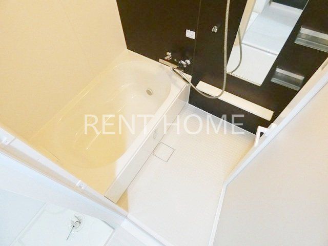 バス・シャワールーム　浴室乾燥機・追い焚き機能付です