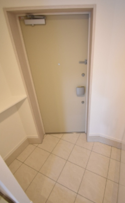 玄関　ドゥーエ四谷三丁目　※別室参考写真