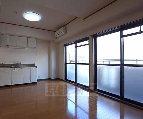 居室・リビング　広々としたリビングです。