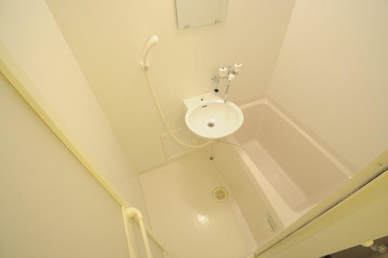 バス・シャワールーム　バス・トイレはもちろん別仕様