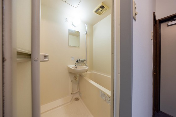 バス・シャワールーム　※他号室の写真です