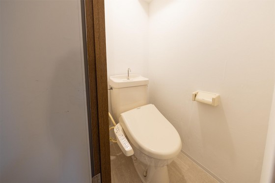 トイレ　※他号室の写真です