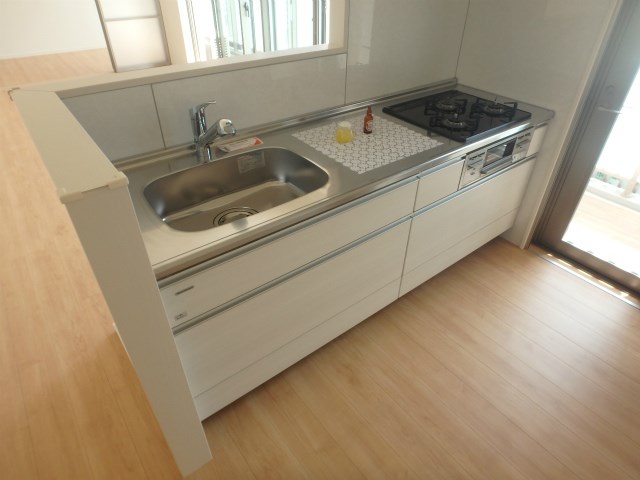 キッチン　写真は同型タイプ