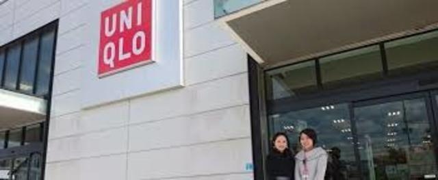 ショッピングセンター　ユニクロ西宮室川店（ショッピングセンター）まで263m