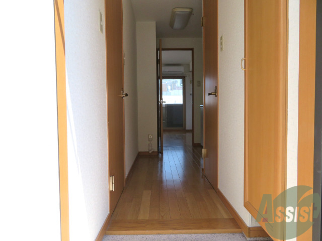 玄関　玄関の外から部屋の中を撮影してみましたー。