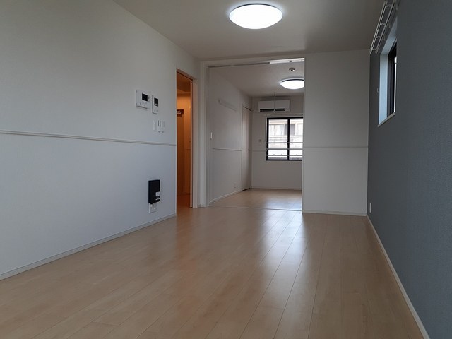 居室・リビング　使いやすい形の為、レイアウトを楽しめます♪