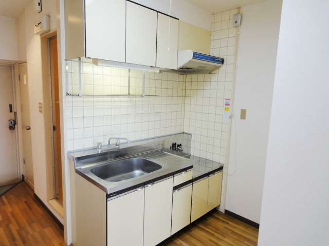 キッチン　同物件別号室