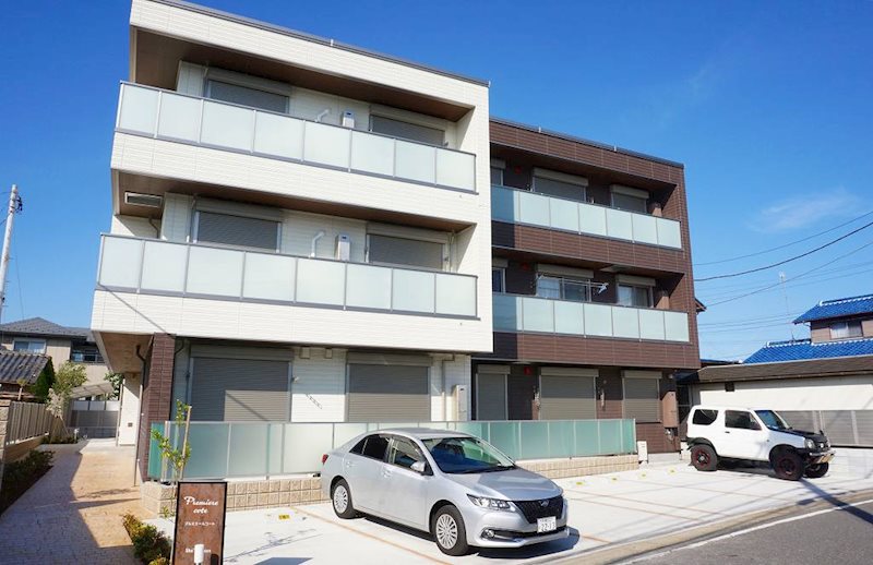 プルミエールコートの建物外観