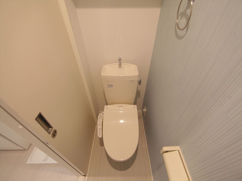 トイレ　温水洗浄暖房便座付トイレ