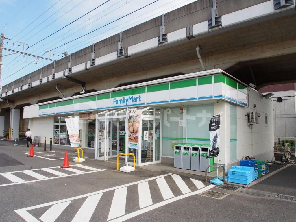 コンビニ　ファミリーマート船橋印内三丁目店（コンビニ）まで30m
