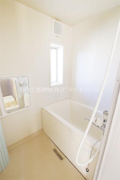 バス・シャワールーム　類似室内、内装は異なる場合あり