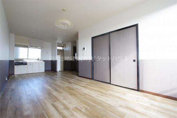 居室・リビング　類似室内、内装は異なる場合あり