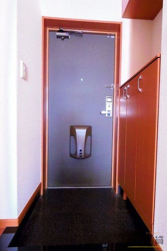 玄関　※写真同仕様※