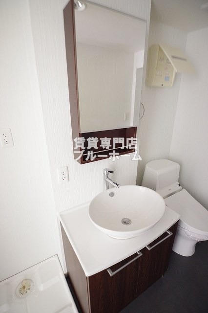 洗面設備　オシャレな洗面台！