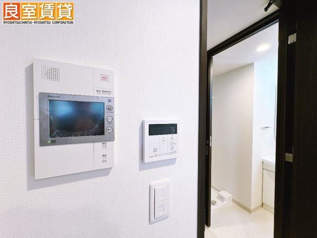 セキュリティ　モニター付きインターホン