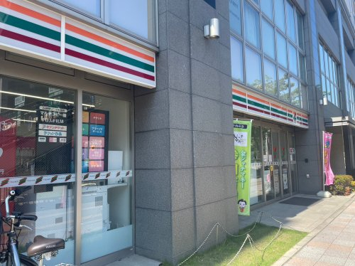 コンビニ　セブンイレブン 名古屋桜通泉1丁目店（コンビニ）まで201m