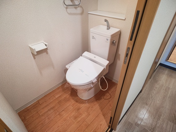 トイレ　※別号室の写真です