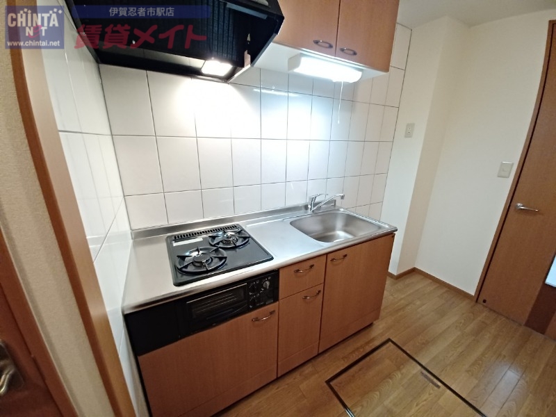 キッチン　反転タイプ参考写真