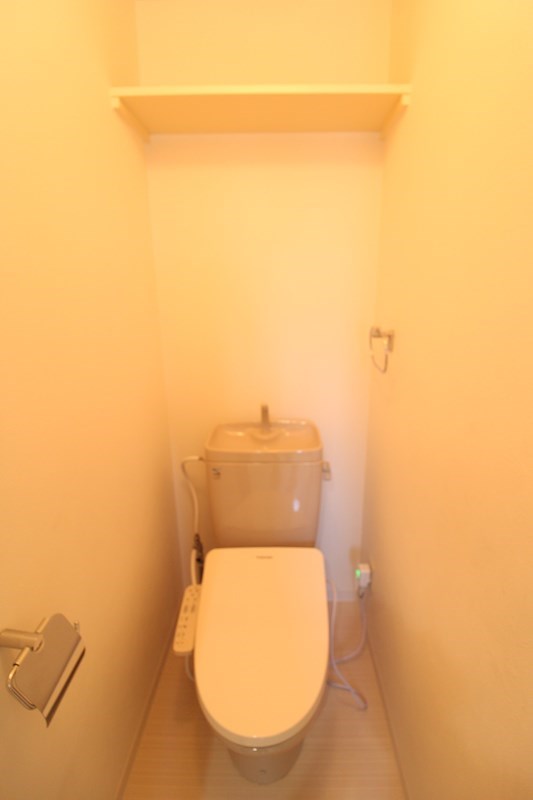 トイレ　※別部屋参考写真