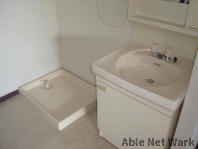 その他　独立洗面台、洗濯機置き場もあります！