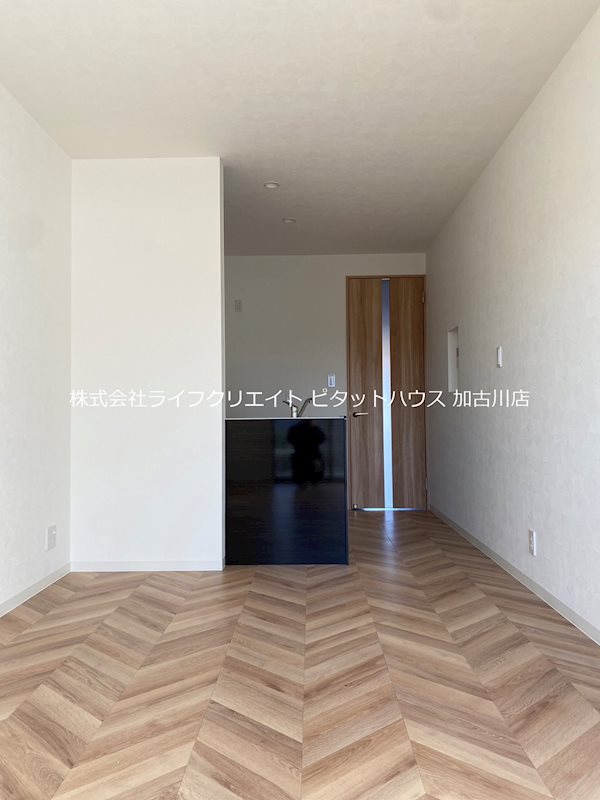 居室・リビング　写真は102号室