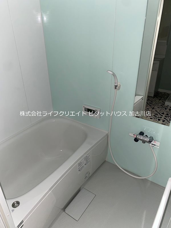 バス・シャワールーム　写真は102号室