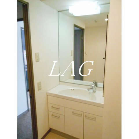 洗面設備　洗面台です。