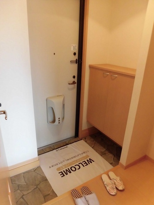 玄関　収納もある玄関です