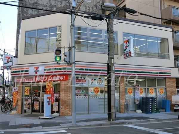 コンビニ　セブンイレブン大阪内久宝寺町4丁目店（コンビニ）まで278m
