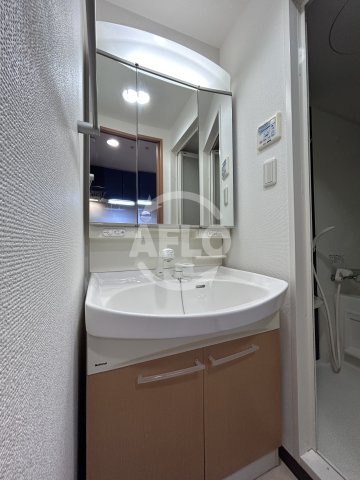 洗面設備　オーキッドレジデンス塚本　洗面台