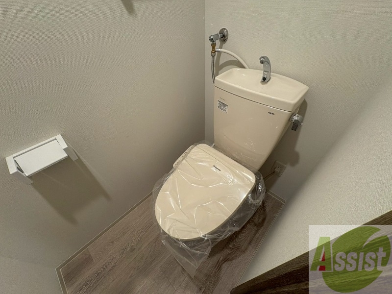 トイレ　シャワートイレになっているので快適です！