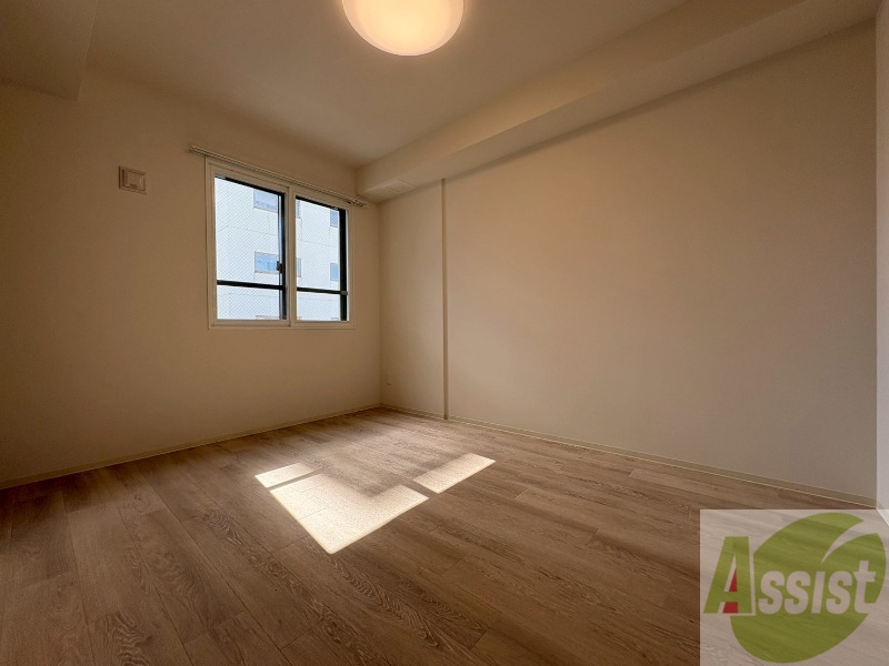 その他部屋・スペース　こちらのお部屋は光が差し込む、温かみのあるお部屋です。