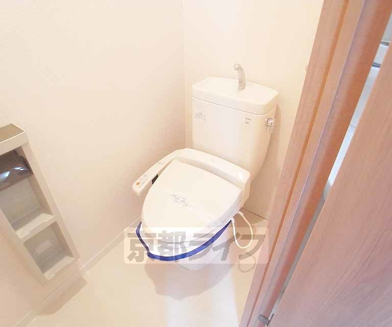 トイレ　ウォシュレットつきです。