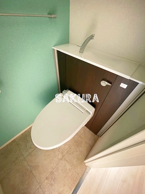 トイレ　嬉しい温水洗浄便座♪