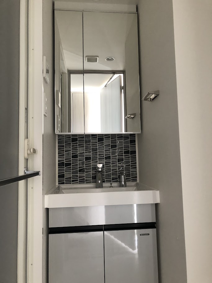 洗面設備　コンパクトで使いやすい洗面所