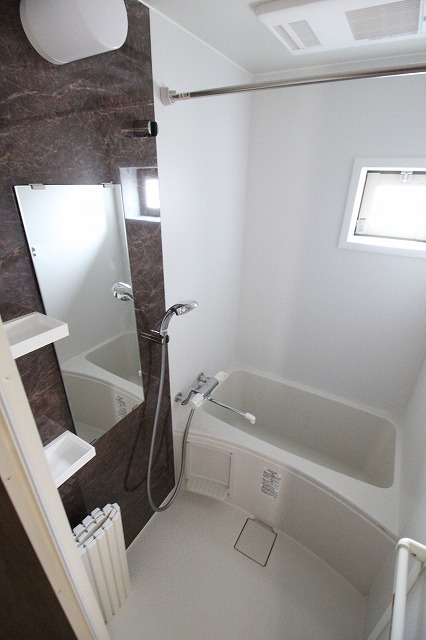 バス・シャワールーム　別のお部屋の写真です