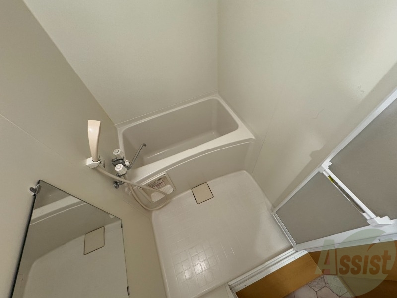 バス・シャワールーム　お風呂になります。一日の疲れを癒してくださいね。