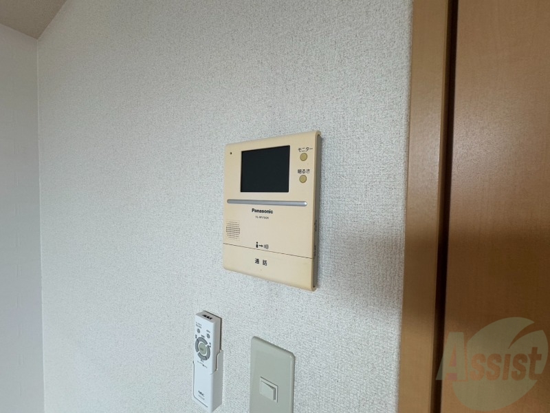 セキュリティ　ＴＶモニター付インターホンです。来客者の顔が見えるので安心！