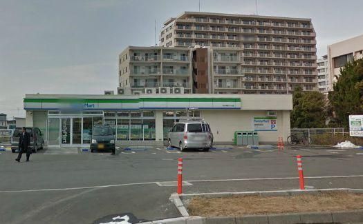 コンビニ　ファミリーマート湘南江ノ島店（コンビニ）まで852m