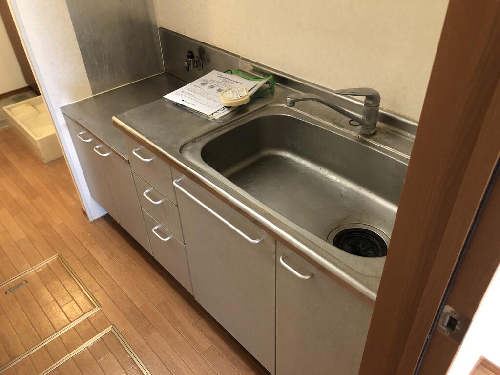 キッチン　反転タイプ参考写真