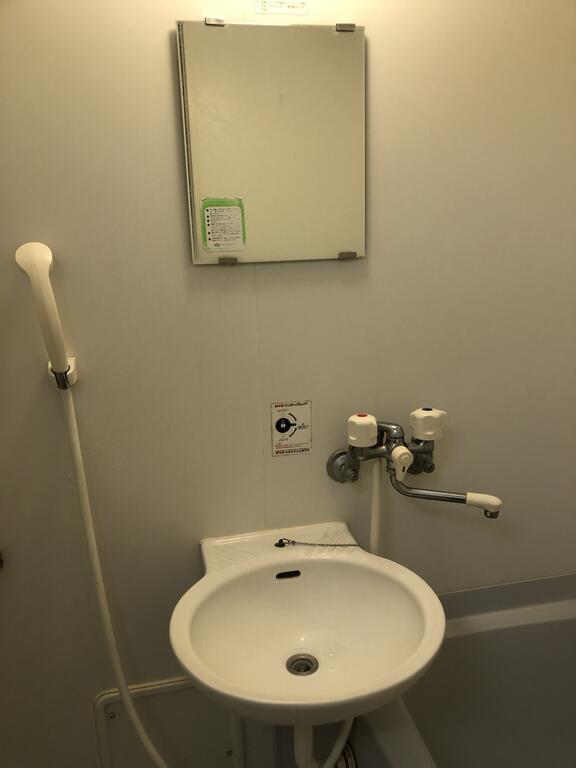 洗面設備　反転タイプ参考写真