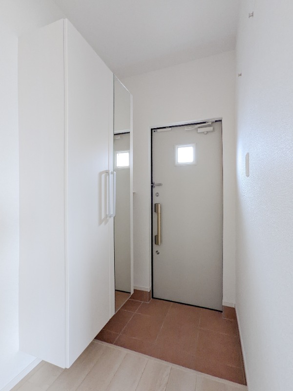 玄関　図面と現状に相違がある場合には現状を優先