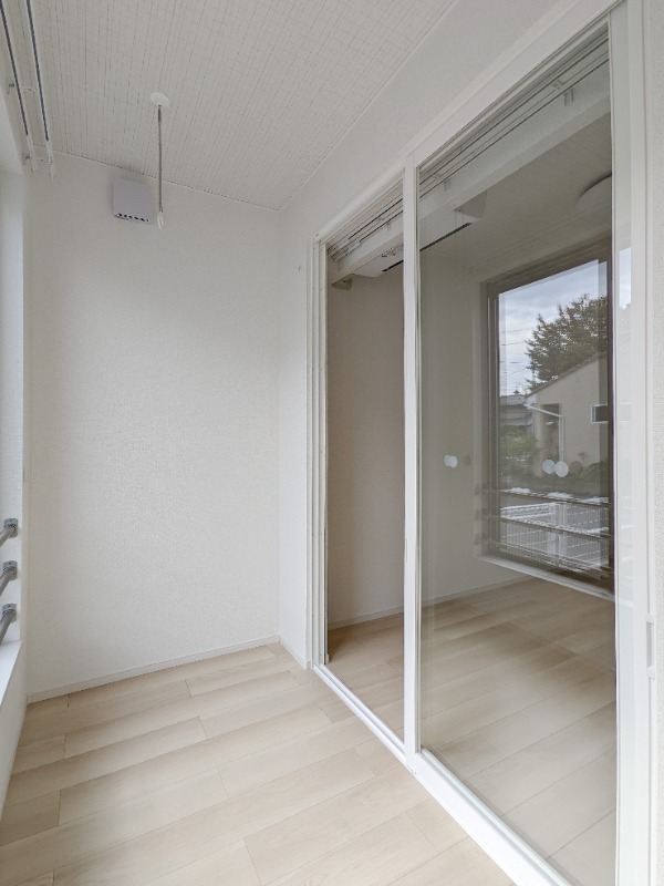 バルコニー　図面と現状に相違がある場合には現状を優先