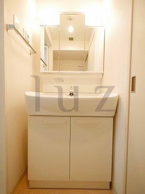 洗面設備　人気の独立洗面台です！